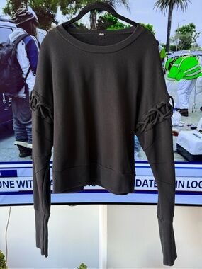 ALO Sweater Size Small